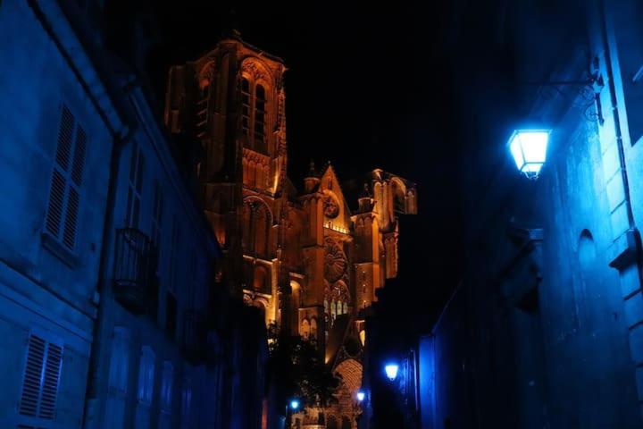 The Walsh Apartment Bourges Bagian luar foto